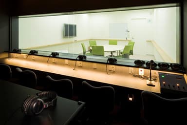 Space A Mirror Room